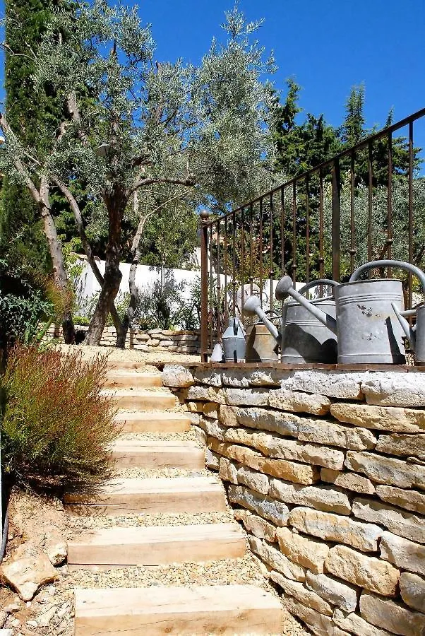 Lousoan Bed and Breakfast Aix-en-Provence 2*,  Frankrike