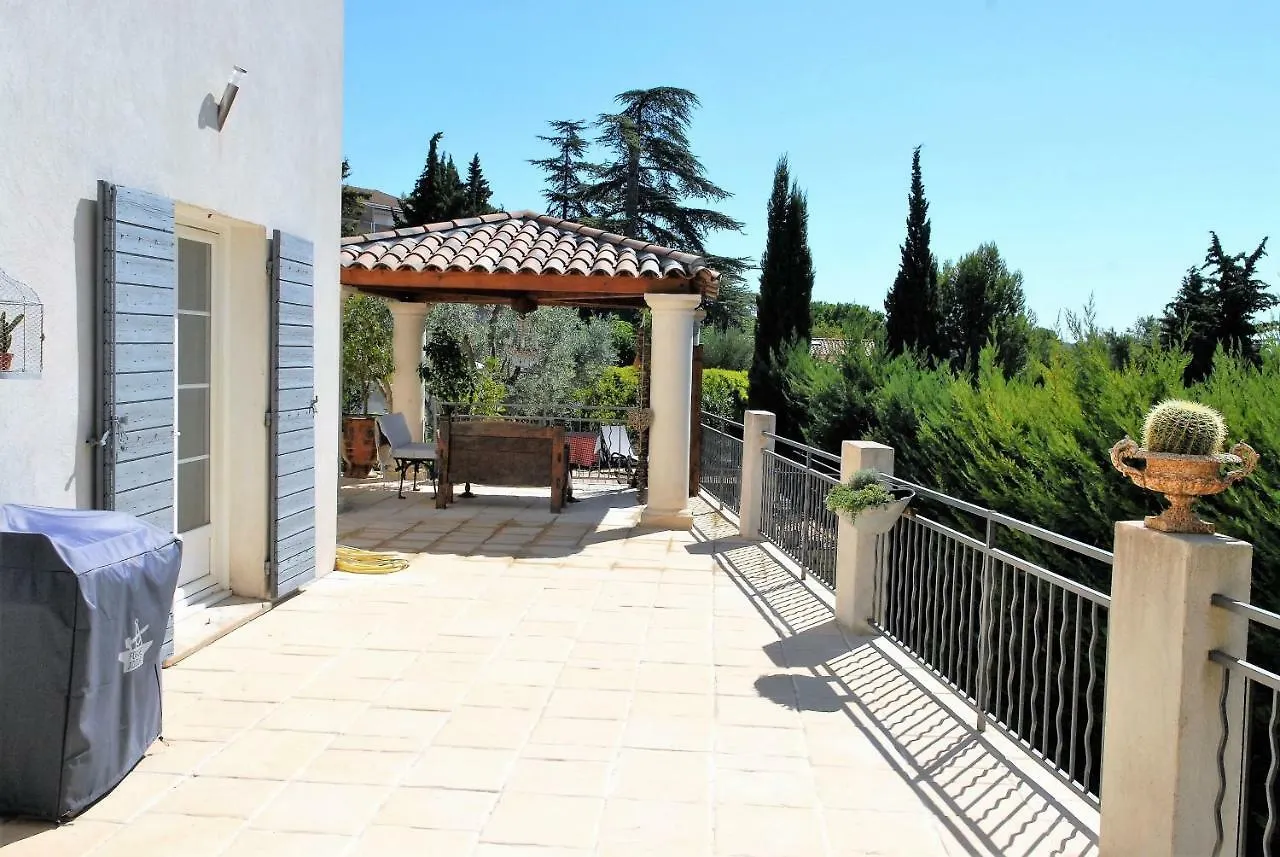 Lousoan Bed and Breakfast Aix-en-Provence 2*,  Frankrike